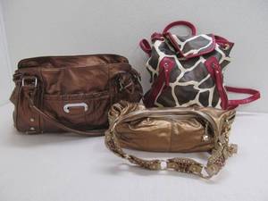 lot 196 image: Womens purses