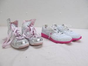 lot 207 image: Womens shoes