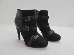 lot 222 image: Womens shoes