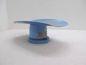 lot 234 image: Vintage baby scale