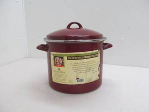lot 255 image: Enamel stockpot