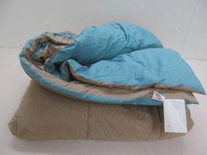 lot 265 image: Comforter