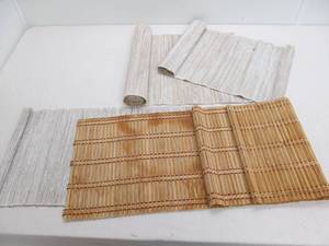 lot 266 image: Dcor accent mats