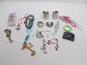 lot 305 image: Costume jewelry