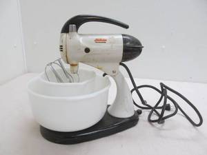 lot 310 image: Vintage sunbeam mixer, bowls