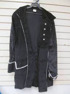 lot 314 image: Holiday costume