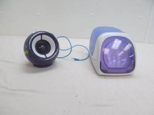 lot 323 image: CD holder speaker
