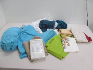 lot 328 image: Variety of bed