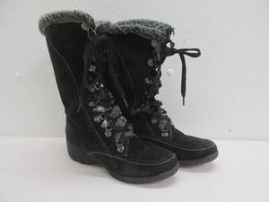 lot 340 image: Winter boots
