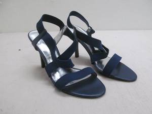 lot 352 image: High heel sandal