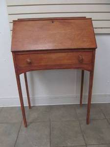 lot 367 image: Vintage desk
