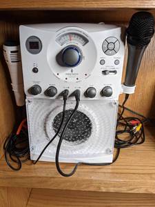 lot 246 image: Singing Machine Portable Karaoke Machine