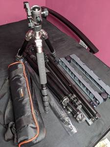lot 256 image: Assorted Tripods and Photography Accessories
