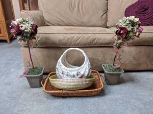 lot 209 image: Faux Floral Decor and 3 Wicker Baskets