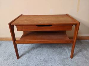 lot 212 image: Mid Century Coffee Table with Drawer