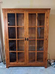 lot 220 image: Lighted Oak Display Cabinet
