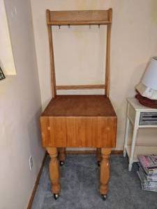 lot 277 image: Freestanding Butcher Block on Wheels