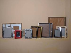 lot 279 image: Lot of Assorted Picture Frames