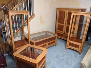 lot 200 image: Solid Wood Living Room Furniture Set