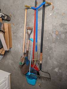 lot 300 image: Rakes, Shovels, Brooms, etc.