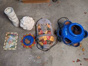lot 306 image: Assorted Garden and Outdoor Decor