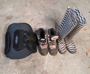 lot 311 image: Knee Pads, Rain Boots, Winter Boots