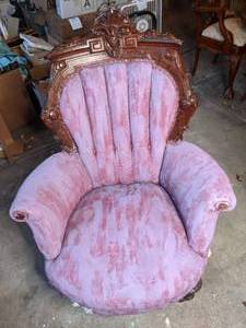 lot 314 image: Impressive Carved Antique Chair with Acanthus Leaf Design
