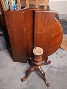 lot 317 image: Round Wood Dining Table with Leaves