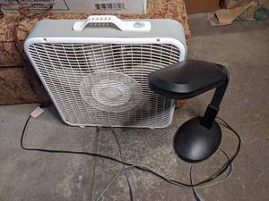 lot 319 image: Verilux Happy Light and Box Fan