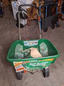 lot 325 image: Scotts Seed and Fertilizer Spreader