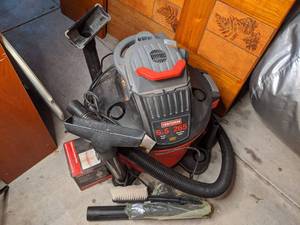 lot 347 image: Craftsman 6.5 HP Shop Vac with Attachments