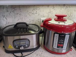 lot 115 image: NutriChef Slow Cooker and ICOOKPOT Pressure Cooker