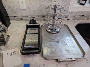 lot 118 image: K-Cup Holder, Platter and Slicer