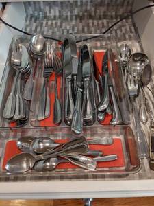 lot 130 image: Lot of Assorted Silverware