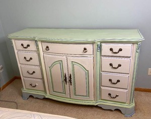 lot 132 image: Vintage Painted Dresser