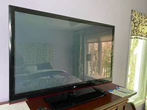 lot 155 image: Zenith 42 Plasma TV