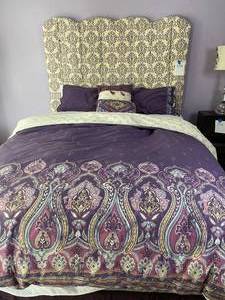 lot 158 image: Queen Size  Adjustable Serta Massaging  base and headboard. (Bed cushions not included)