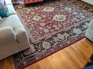 lot 17 image: Karastan Williamsburg Indo-Isfahan 88 x 10 Area Rug