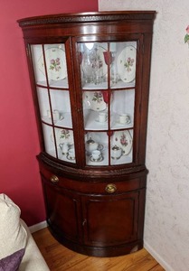 lot 16 image: Pair of Georgian Design Vintage Mahogany Curved Glass Corner Cabinets