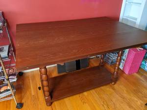 lot 14 image: Vintage Drop Leaf Table with Barley Twist Legs