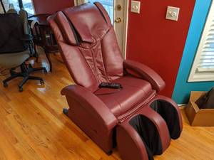 lot 2 image: Elite Optima Multi-Function Massage Chair ( Fully functional  In great condition)