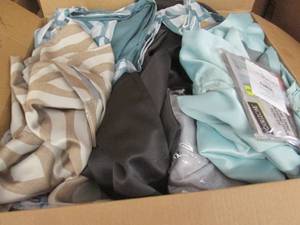 Large Lot of Assorted Curtain Panel...