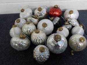 19 Vintage Silver Glass Xmas Orname...
