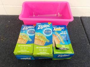Ziploc Sandwich Bags and Plastic St...