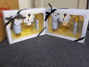 2 Sets of Ariana Grande Fragrance G...