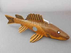 lot 18 image: Denny Eckert 10 Fish Decoy