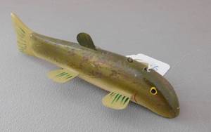 lot 25 image: Lawrence Bethel 7 Fish Decoy