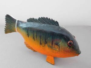lot 29 image: Jerry Kirchner 9 Sunfish Decoy