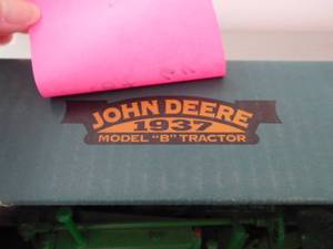 lot 64 image: John Deere Model B 116 Tractor