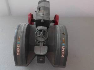 lot 79 image: Case L Tractor 116 Scale